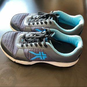 KURU Women Tennis Shoes Grey & Blue Logo Size 7 excellent condition